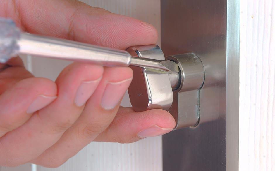 cout intervention serrurier Corbreuse